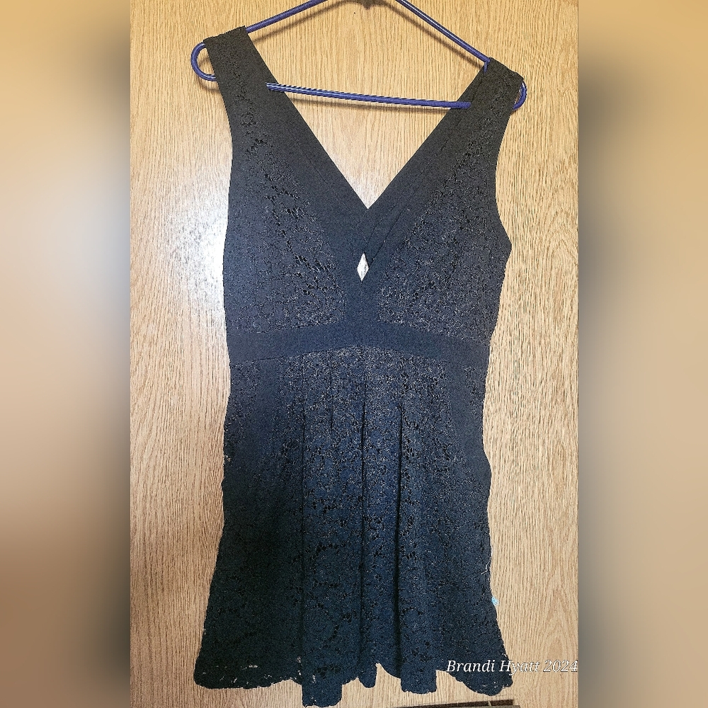 FREE PEOPLE Black lace Sleeve less dress